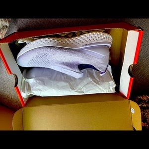 Women’s Nike Epic Phantom FK Lavender size 8 NWT